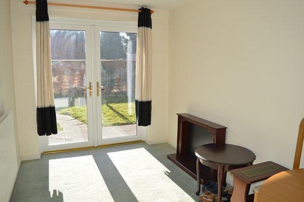 bedroom 2/diningroom