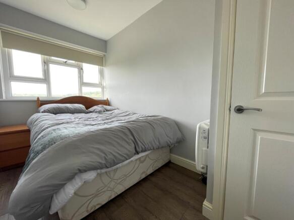3 bed Flat to rent Image 7