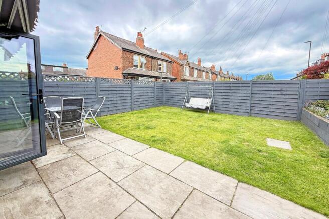 4 bed Semi-Detached for sale Image 8