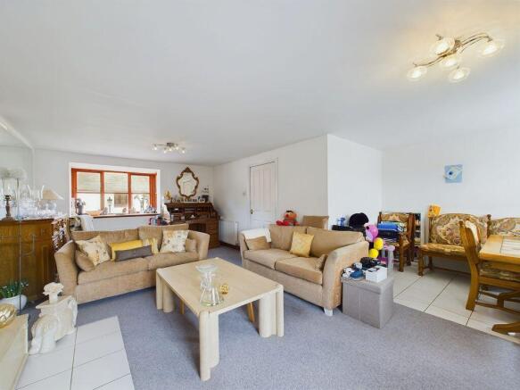 3 bed Terraced for sale Image 6