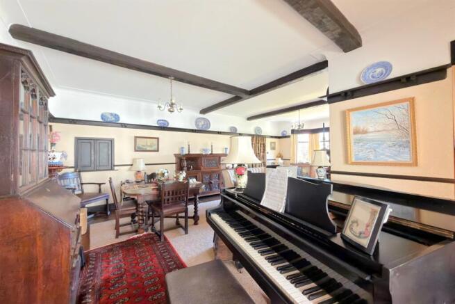 4 bed Detached for sale Image 7