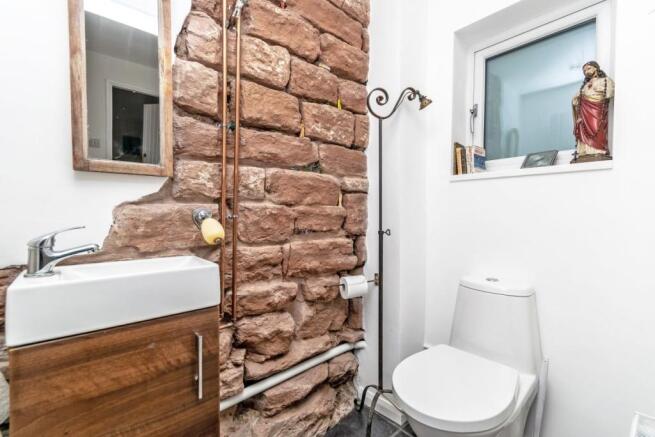 Cloakroom / WC