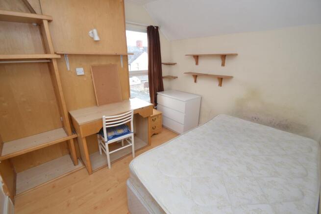 First Floor rear Bed