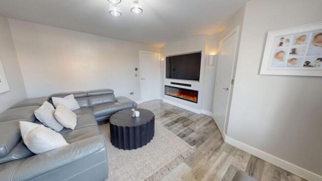 4 bed Semi-Detached for sale Image 4