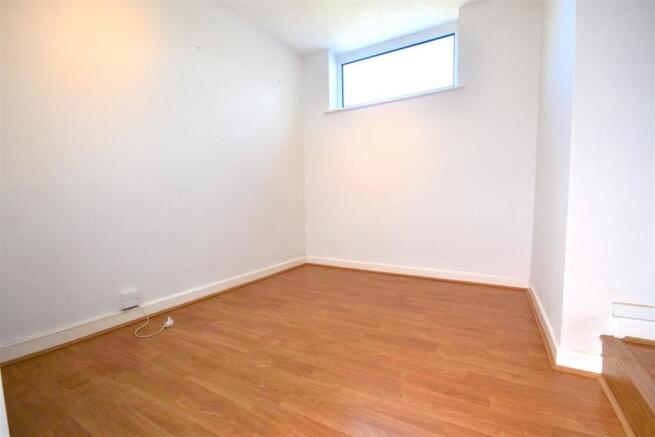 HALLWAY.JPG