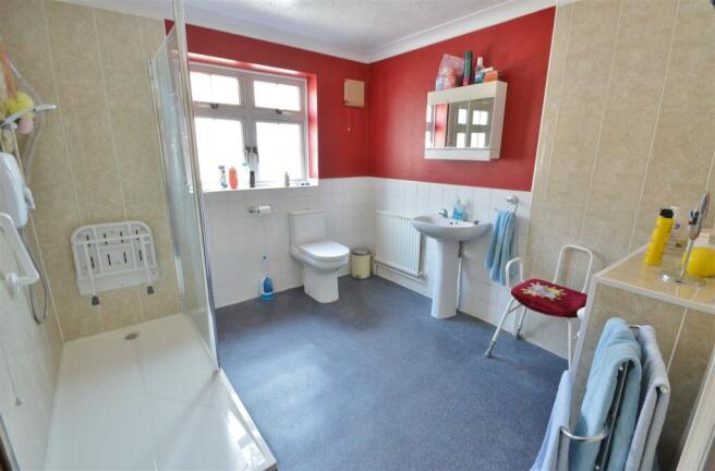 SHOWER ROOM