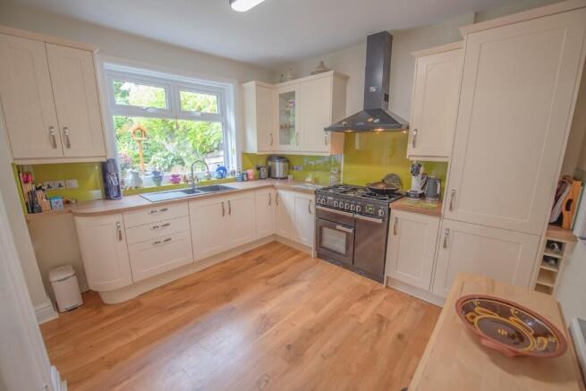 3 bed Semi-Detached for sale Image 4