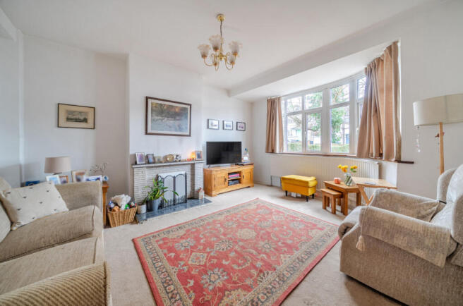 1371821-19-696e19...