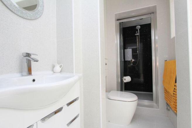 En-Suite (Grou...