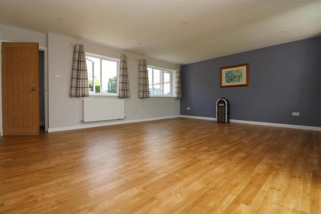 Living Room 3.JPG