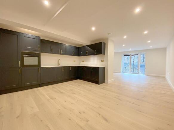 2 bed Flat for sale Image 8