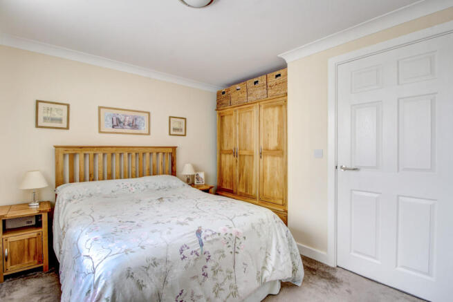 Master Bedroom (2)
