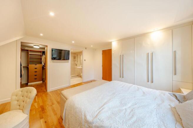 2 bed Flat for sale Image 11