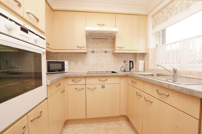 Anchorage Court, Lee-On-The-Solent, PO13 photo 4