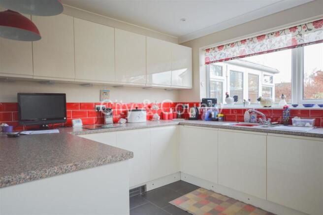 Kitchen-breakfast.jpg