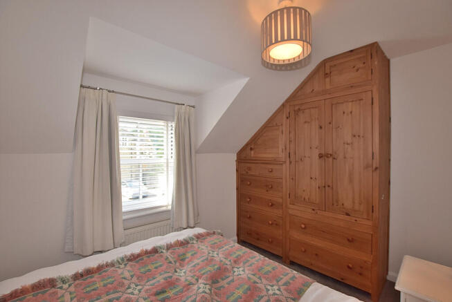 2 bed Link Detached House for sale Image 12