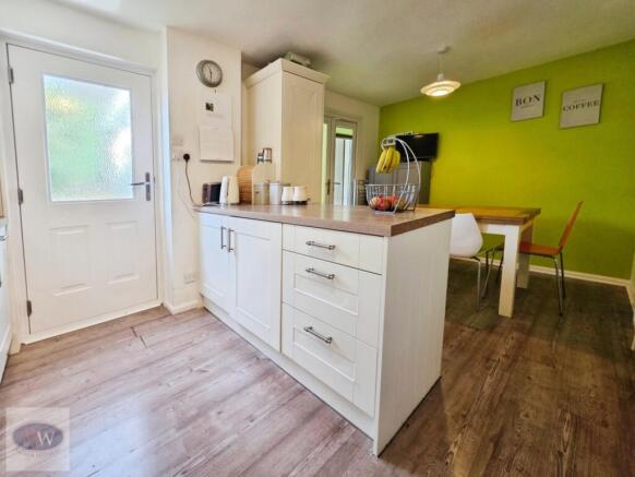 3 bed Semi-Detached for sale Image 7