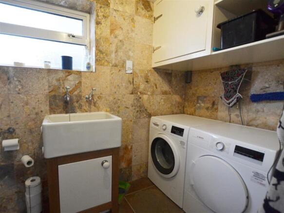 utility shower room.jpg