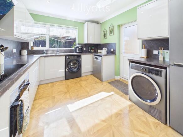 3 bed Detached for sale Image 10