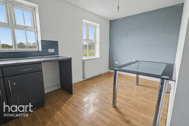 3 bed Terraced for sale Image 10
