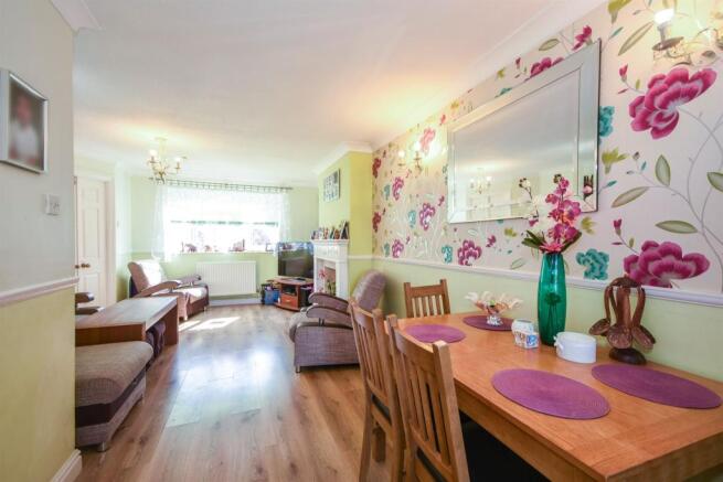 Lounge/ Dining Area