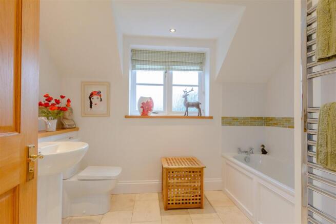 8389762-interior05.jpg