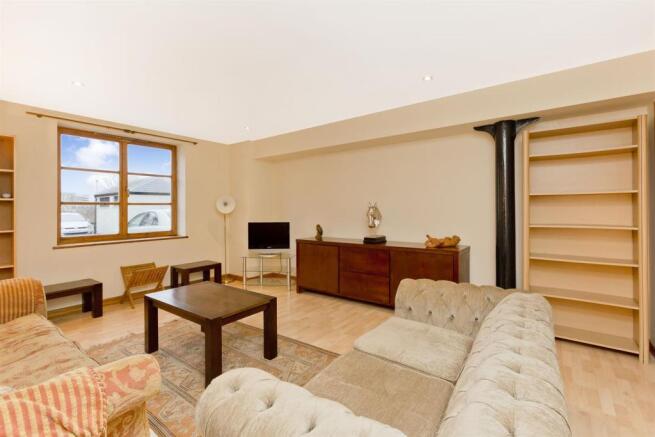LivingRoom-02.jpg