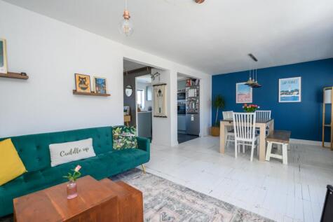 Mellor Close, Walton-on-Thames, KT12