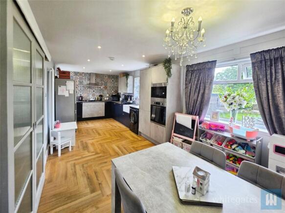 3 bed Semi-Detached for sale Image 12