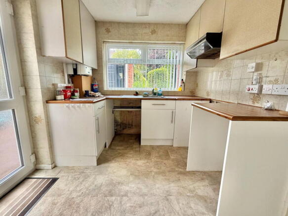 Keats Close, The Straits, Lower Gornal photo 4