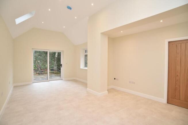 4 bed Detached Bungalow for sale Image 6