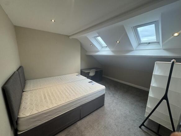 1 bed House Share to rent Image 11