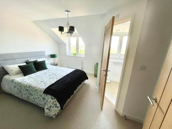 Main Bedrooom