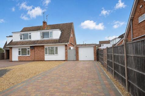 Oakleigh Close, Raunds, Northamptonshire, NN9
