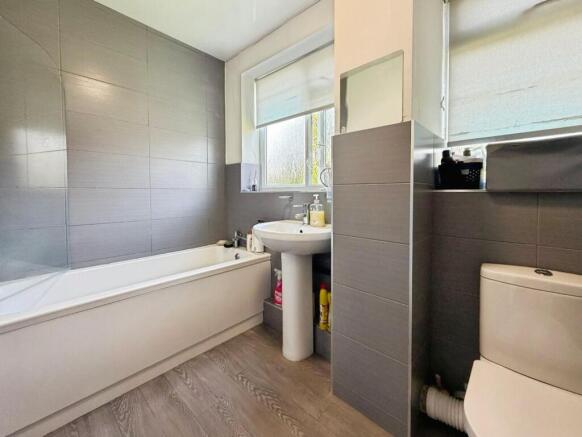 Damery Court, Bramhall, SK7 photo 3