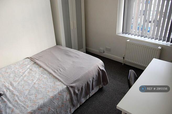 4 bed Terraced to rent Image 8