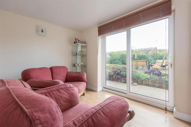 4 bed Semi-Detached for sale Image 10