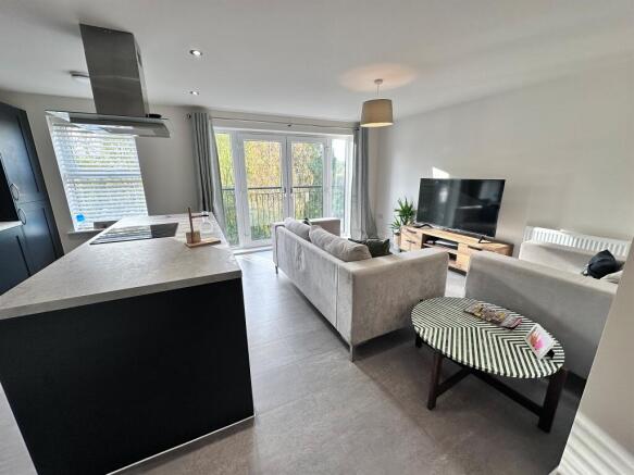 2 bed Apartment for sale Image 6