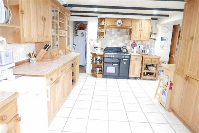 KITCHEN / BREAKFAST ROOM
