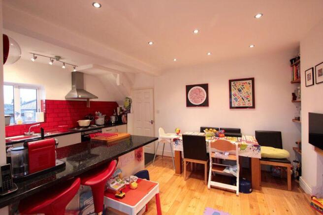 Kitchen/Dining...
