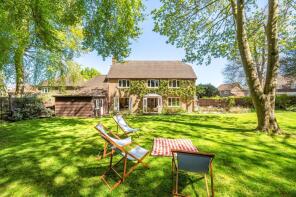 4, Ellington Way, Epsom KT18 5TA