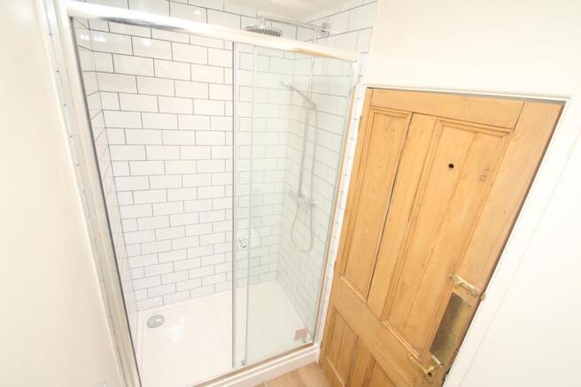 2 bed Flat to rent Image 7