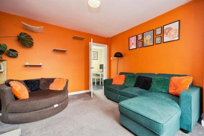 3 bed Semi-Detached for sale Image 5