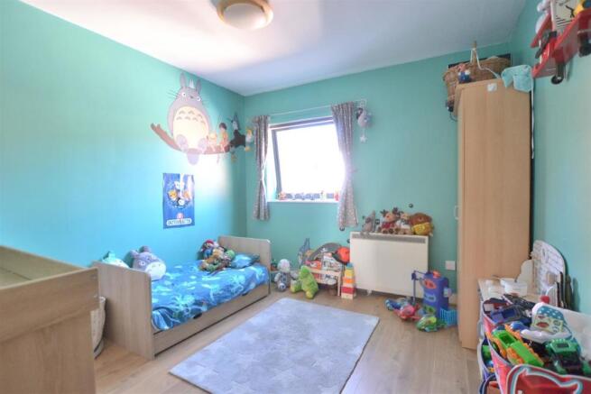 BEDROOM 2