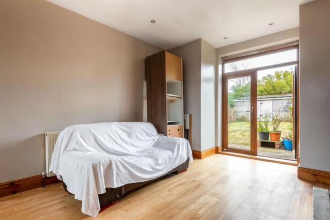 62 Willow Drive-2.jpg