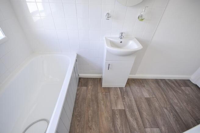 Bathroom 1.jpg