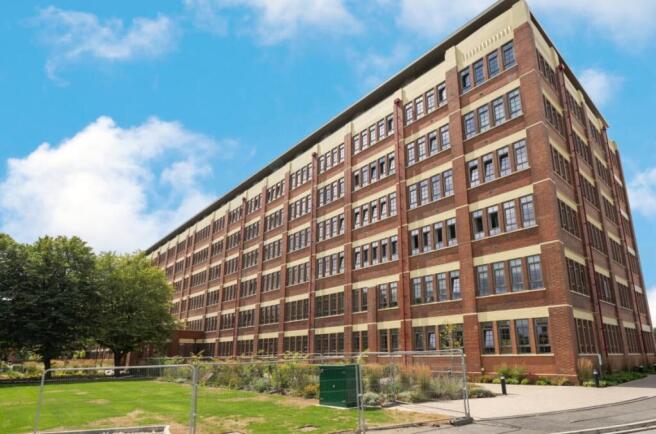 2 bed Apartment for sale Image 12