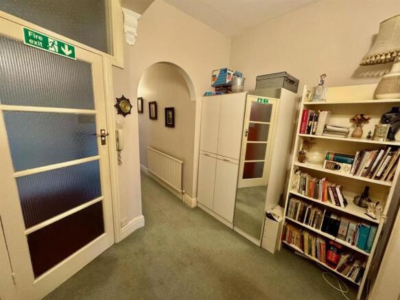 2 bed Flat for sale Image 12