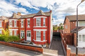2, Whitelake Avenue, Manchester M41 5QN