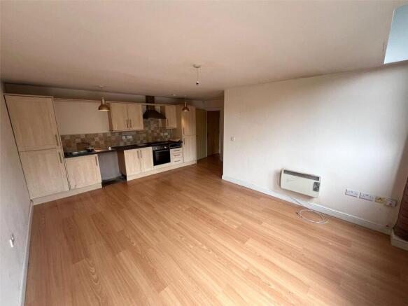 2 bed Apartment for sale Image 4